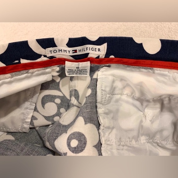 Tommy Hilfiger Floral White & Blue Capri Pants - Picture 5 of 9